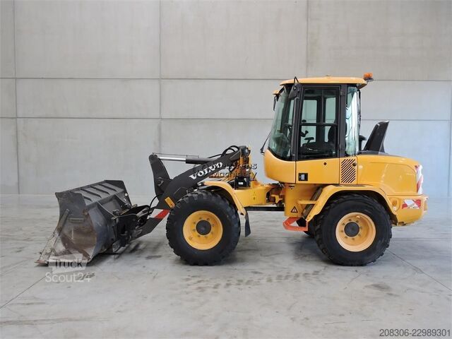 Încărcător pe roți VOLVO L35G + Fork