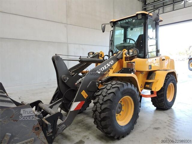 Încărcător pe roți VOLVO L35G + Fork