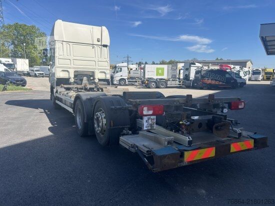 Kamion z zamenljivo nadgradnjo DAF XF 480 FAR BDF EURO 6 LIFTACHSE, RETARDER