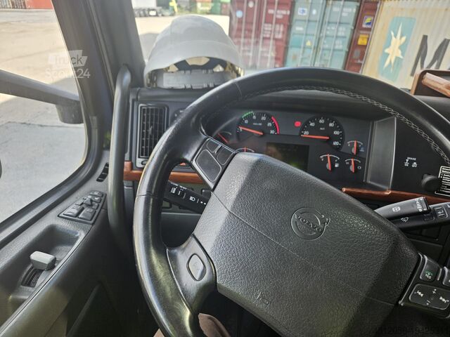 Τυπική μονάδα τρακτέρ Volvo FH 460