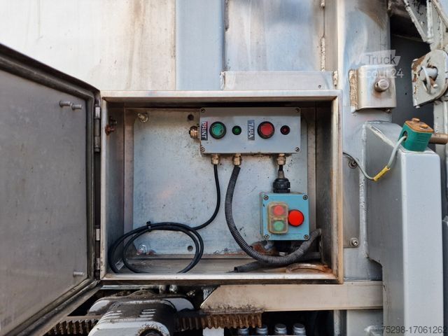 Tippbil MERCEDES-BENZ Actros 2545 /für Tierkadaver / mit Waage