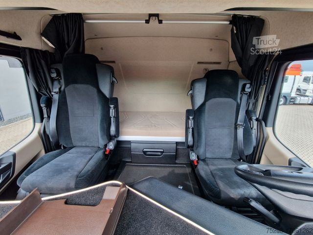 Tippbil MERCEDES-BENZ Actros 2545 /für Tierkadaver / mit Waage