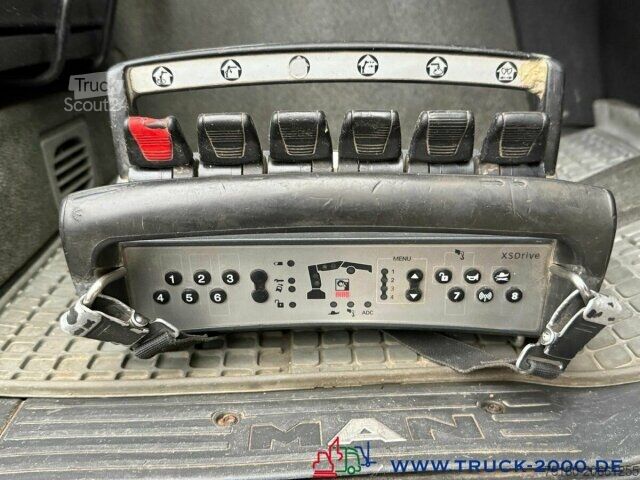 Трехсторонний самосвал MAN 18.320 4x4 H Hiab144 15mHöhe Bordmatik Greiferst