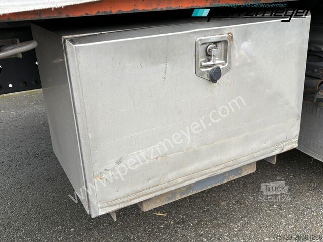 Camião plataforma com lona Mercedes-Benz Atego 1224 L