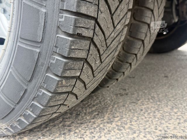 Dubă cu caroserie tip cutie IVECO Daily 72c18 HiMatic, Koffer, Palfinger, Tüv neu!