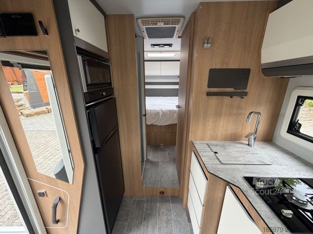 Teilintegriertes Wohnmobil GIOTTILINE Toscan 74NF-Hubbett