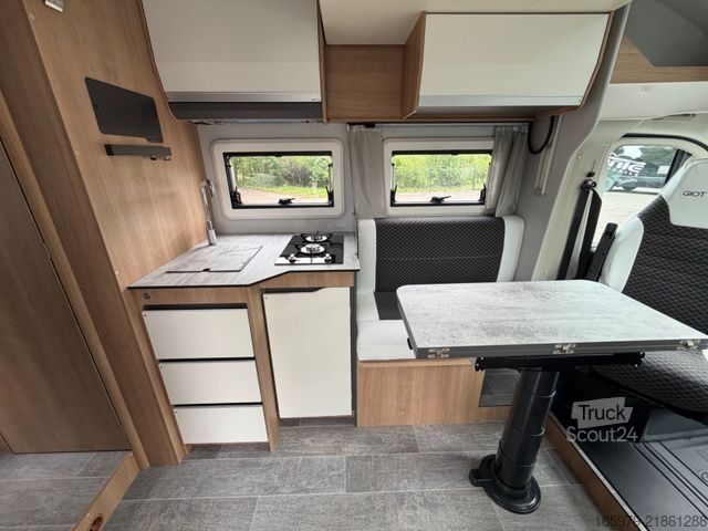 Teilintegriertes Wohnmobil GIOTTILINE Toscan 74NF-Hubbett