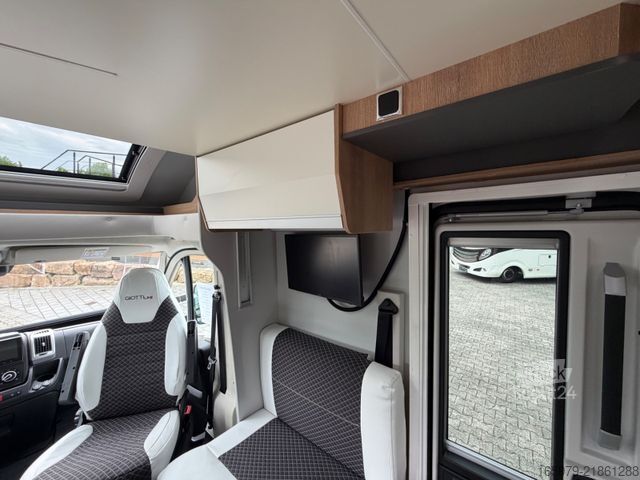 Teilintegriertes Wohnmobil GIOTTILINE Toscan 74NF-Hubbett