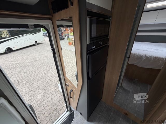 Teilintegriertes Wohnmobil GIOTTILINE Toscan 74NF-Hubbett