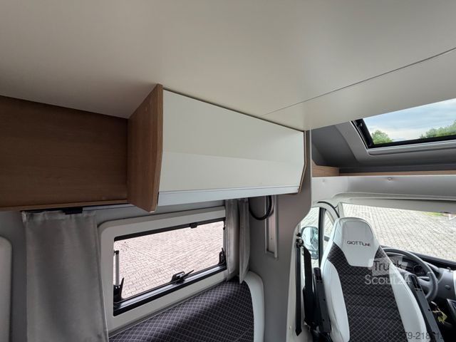 Teilintegriertes Wohnmobil GIOTTILINE Toscan 74NF-Hubbett