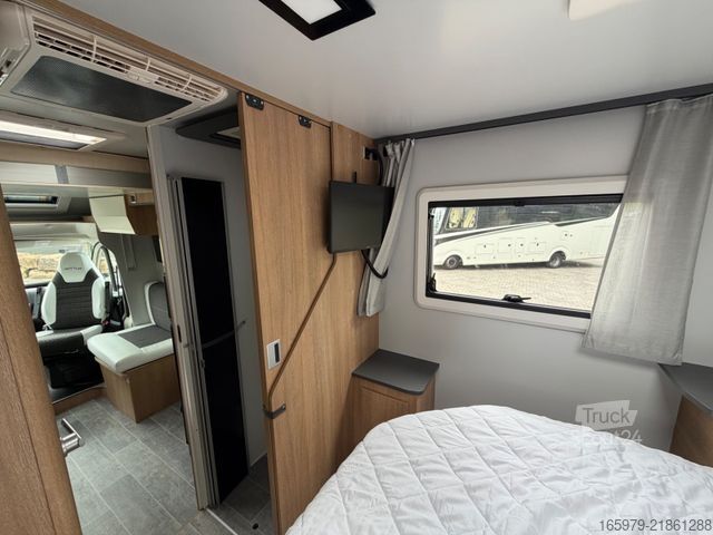 Teilintegriertes Wohnmobil GIOTTILINE Toscan 74NF-Hubbett