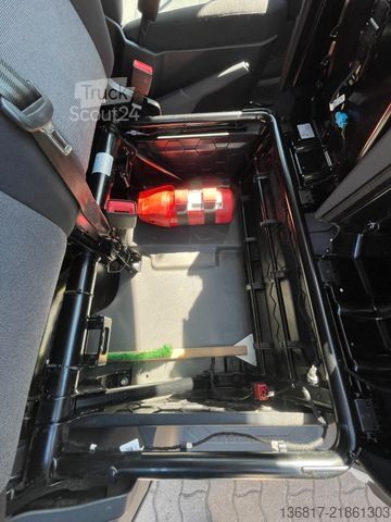 Ван с висока покривка VOLKSWAGEN Crafter Kasten 35 L4H3 Hochdach KAM Navi Klima