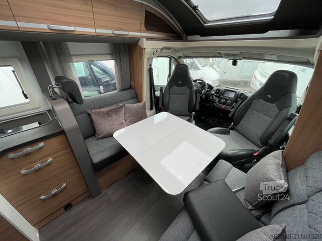 Полуинтегриран кемпер ADRIA CORAL 670 DL ALL-IN Solar,, nur 9900 Km