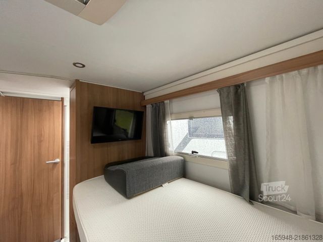 Полуинтегриран кемпер ADRIA CORAL 670 DL ALL-IN Solar,, nur 9900 Km