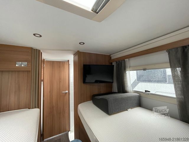 Полуинтегриран кемпер ADRIA CORAL 670 DL ALL-IN Solar,, nur 9900 Km