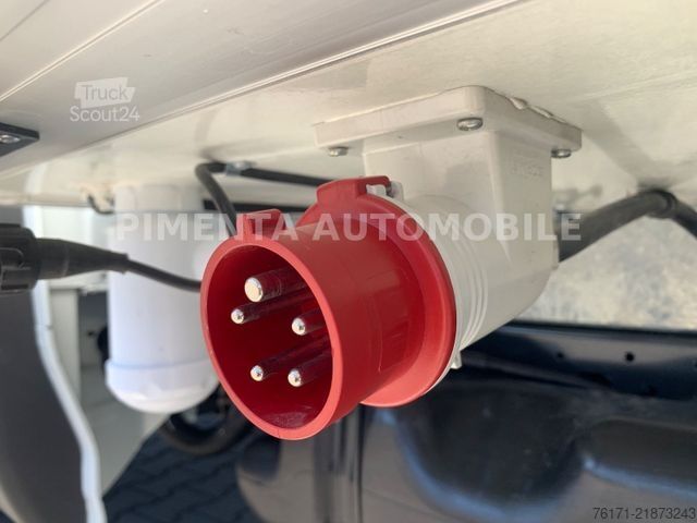 Koelwagen met geïsoleerde laadbak IVECO Daily 70C18A8P -20°C LUFTF AUT LBW ALU AHK NAVI