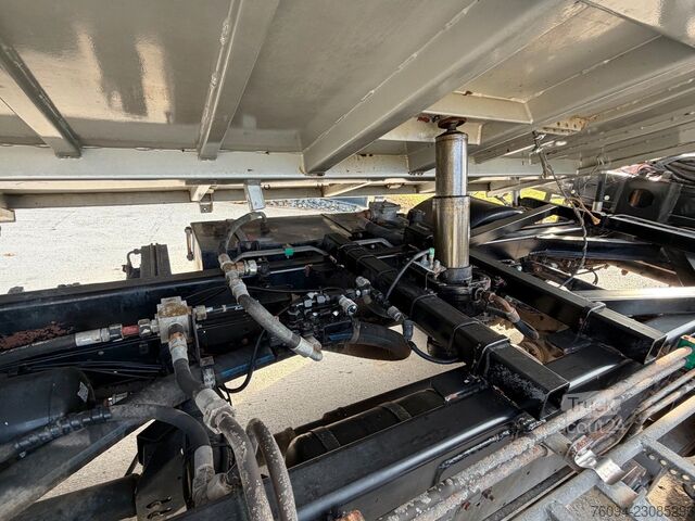 شاحنة فان مزودة برافعة MERCEDES-BENZ Vario 816 Kipper Kran Selbstlader AHK