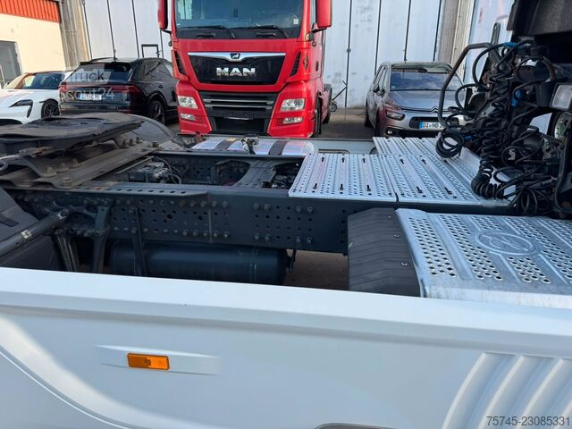 Standardowy ciągnik siodłowy MERCEDES-BENZ ACTROS 1843 * RETARDER * ALCOA * VOLLVERKLEIDUNG