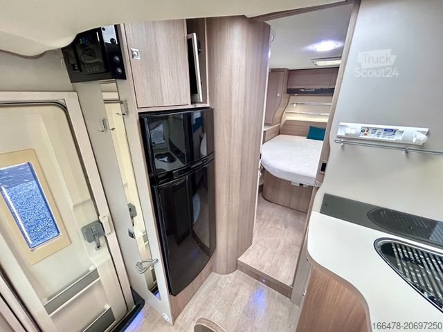 Camping-car semi-intégré CHAUSSON Flash 718 XLB *Queensbett-Hubbett*