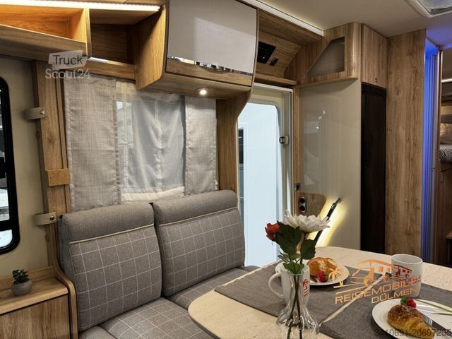 Integriertes Wohnmobil EURAMOBIL Integra Line 720 EF RFK Alde Luftfahrwerk