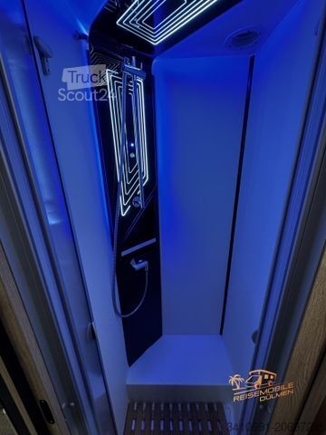 Integriertes Wohnmobil EURAMOBIL Integra Line 720 EF RFK Alde Luftfahrwerk