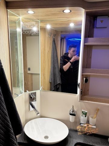 Integriertes Wohnmobil EURAMOBIL Integra Line 720 EF RFK Alde Luftfahrwerk