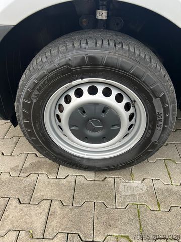Skåpbil MERCEDES-BENZ Sprinter 314 AUTOMATIK NAVI TOTWINKEL KAMERA LED