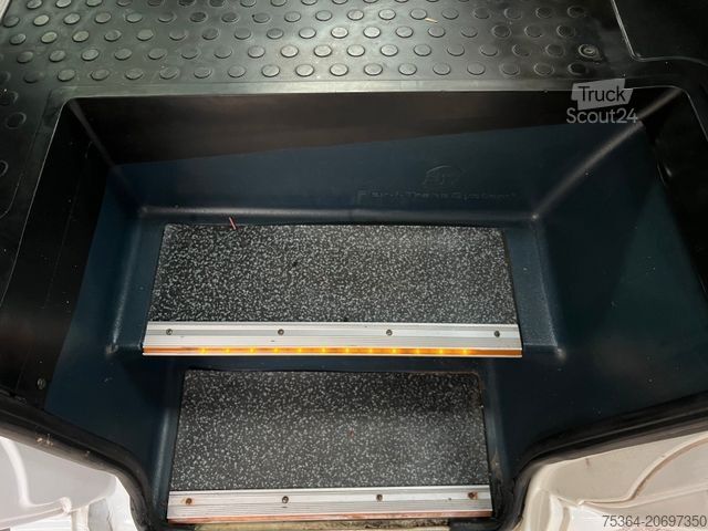 Minibus MERCEDES-BENZ Sprinter 316 CNG/ERDGAS L2H2 9 Sitze+Lift+Klima