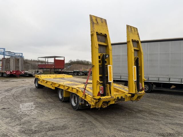 Remorcă cu platformă joasă Schwarzmüller TÜ 30/100  3 Achs Tiefladeranhänger