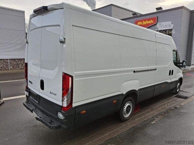 Hög tak skåpbil IVECO 35S16A8 V / Hi-Matic / Tempomat / Kamera / Klima