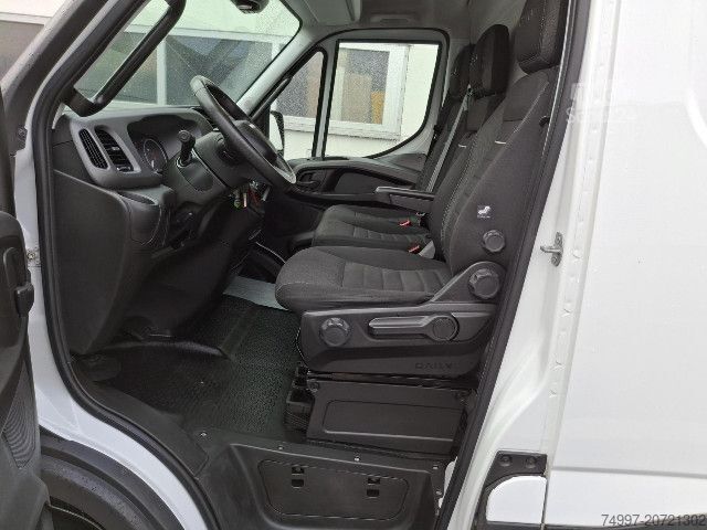 Hög tak skåpbil IVECO 35S16A8 V / Hi-Matic / Tempomat / Kamera / Klima