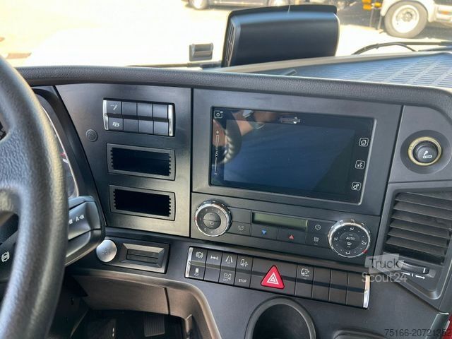 Ciężarówka z płaską platformą MERCEDES-BENZ ACTROS 1833 L Pritsche 7,45 m offen*AHK