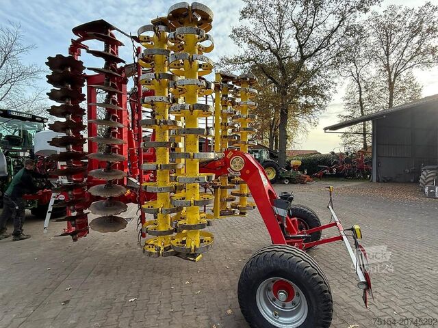 Brona talerzowa Pöttinger Terradisc 6001T mit APV Streuer