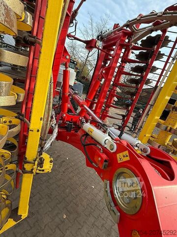 Brona talerzowa Pöttinger Terradisc 6001T mit APV Streuer