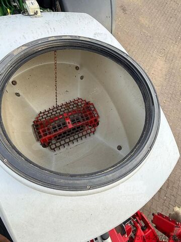 Brona talerzowa Pöttinger Terradisc 6001T mit APV Streuer