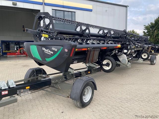 Жътварка MacDon FD 140
