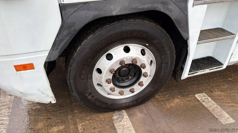 Tracteur standard Renault Magnum 400 (BOITE MANUELLE / MANUAL GEARBOX)