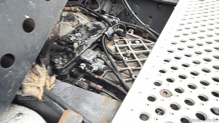 Tracteur standard Renault Magnum 400 (BOITE MANUELLE / MANUAL GEARBOX)