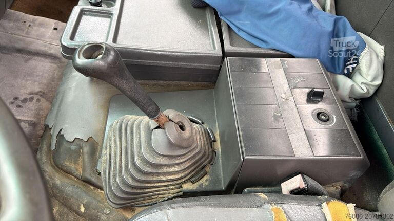 Châssis cabine Mercedes-Benz SK 1722 (V6 / LAMES / STEEL SUSP. / BOITE MANUE...