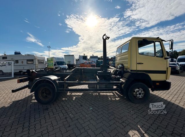 Tipper van MERCEDES-BENZ 814 BB Abrollkipper/ Meiller City Haken/ 2x AHK