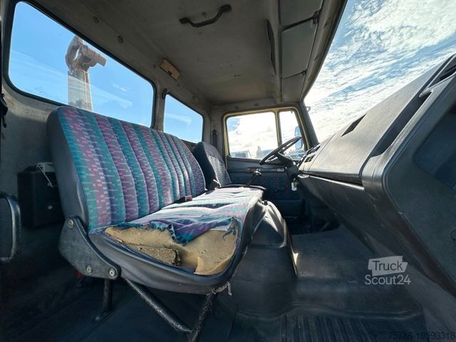 Tipper van MERCEDES-BENZ 814 BB Abrollkipper/ Meiller City Haken/ 2x AHK