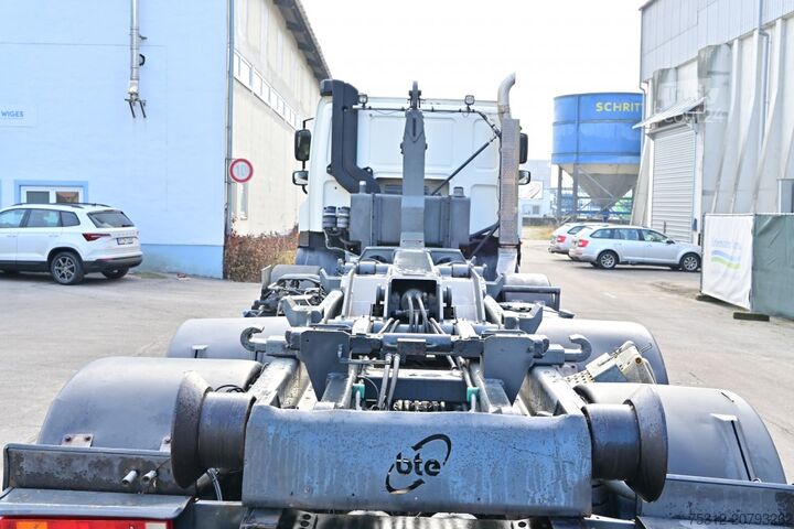 Tovornjak s kavljem za kontejnerje Daf CF85.410 8x4 E5 Blatt Blatt AHK Vorbereitung