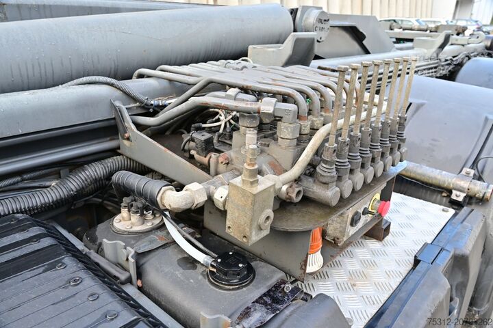 Tovornjak s kavljem za kontejnerje Daf CF85.410 8x4 E5 Blatt Blatt AHK Vorbereitung