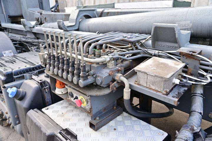 Tovornjak s kavljem za kontejnerje Daf CF85.410 8x4 E5 Blatt Blatt AHK Vorbereitung