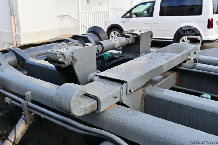 Tovornjak s kavljem za kontejnerje Daf CF85.410 8x4 E5 Blatt Blatt AHK Vorbereitung