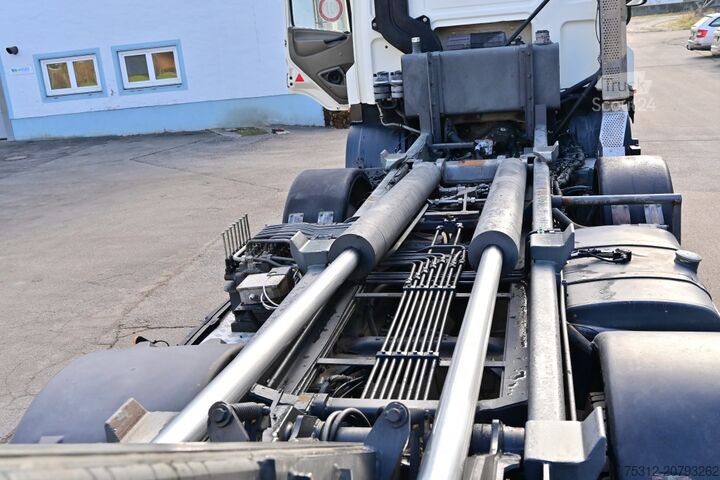 Tovornjak s kavljem za kontejnerje Daf CF85.410 8x4 E5 Blatt Blatt AHK Vorbereitung