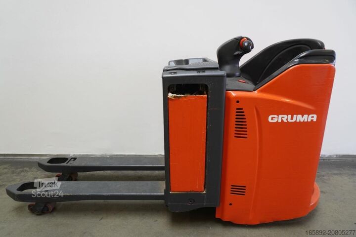 Carretilla elevadora baja con plataforma para el conductor Linde T 20 SP 131