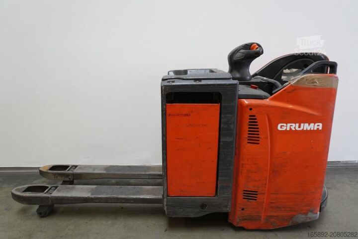 Carretilla elevadora baja con plataforma para el conductor Linde T 20 SP 131