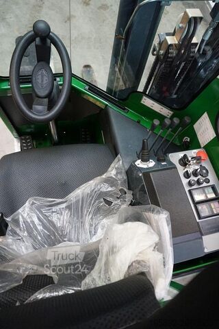 Carretilla retráctil de 4 vías Combilift C3000