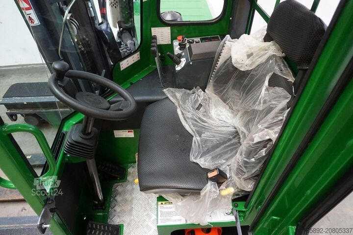 Carretilla retráctil de 4 vías Combilift C3000